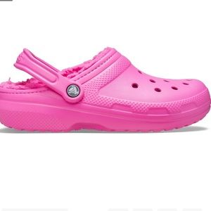 neon pink fuzzy crocs